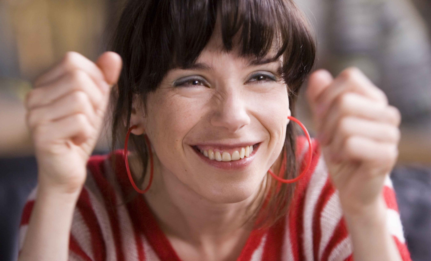 Chi è Sally Hawkins: biografia, carriera e filmografia dell'attrice di La forma dell'acqua