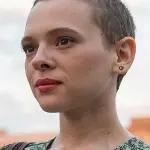 Chi è Shira Haas: biografia, carriera e filmografia dell'attrice israeliana protagonista di Unorthodox