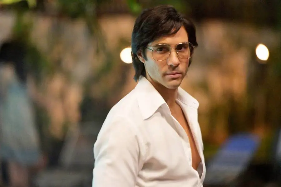 The Serpent, la recensione della miniserie Netflix