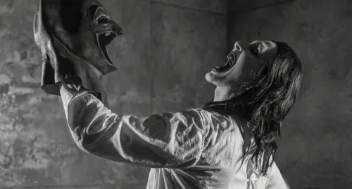 Justice Is Gray: La versione in bianco e nero della director's sbanca su HBO