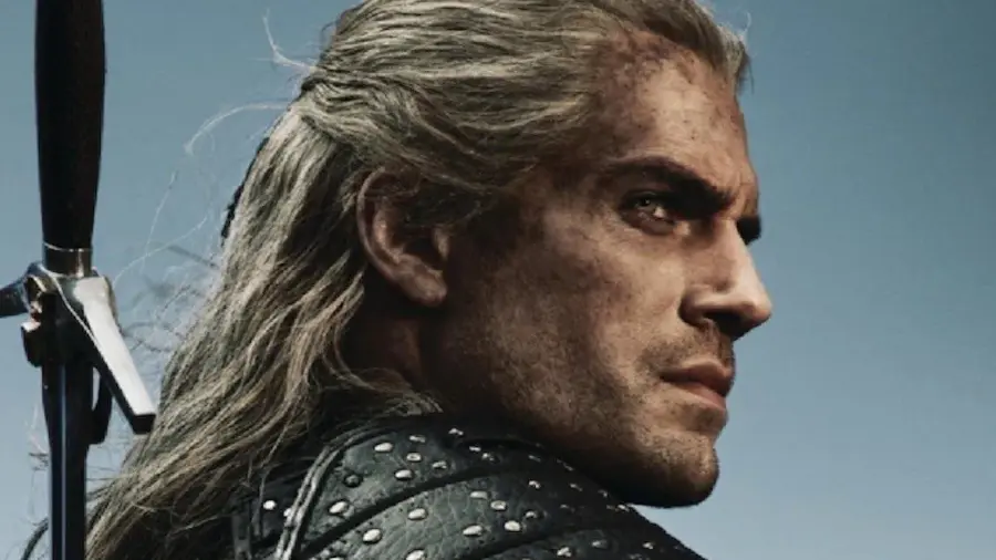 Henry Cavill licenziato da Netflix per The Witcher? L'indiscrezione contro l'attore di Superman