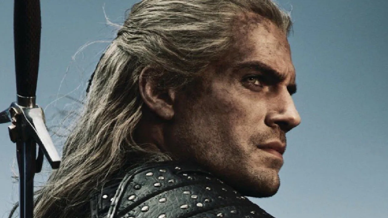 Henry Cavill licenziato da Netflix per The Witcher? L'indiscrezione contro l'attore di Superman