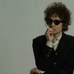 Io non sono qui, la recensione del film ispirato a Bob Dylan disponibile su Prime Video