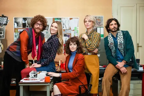 Made In Italy, la recensione della fiction sulla storia della moda italiana disponibile su Prime Video