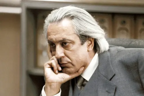 Chi è Alberto Di Stasio: biografia e carriera dell'attore che interpreta Sergio Vannucci in Boris