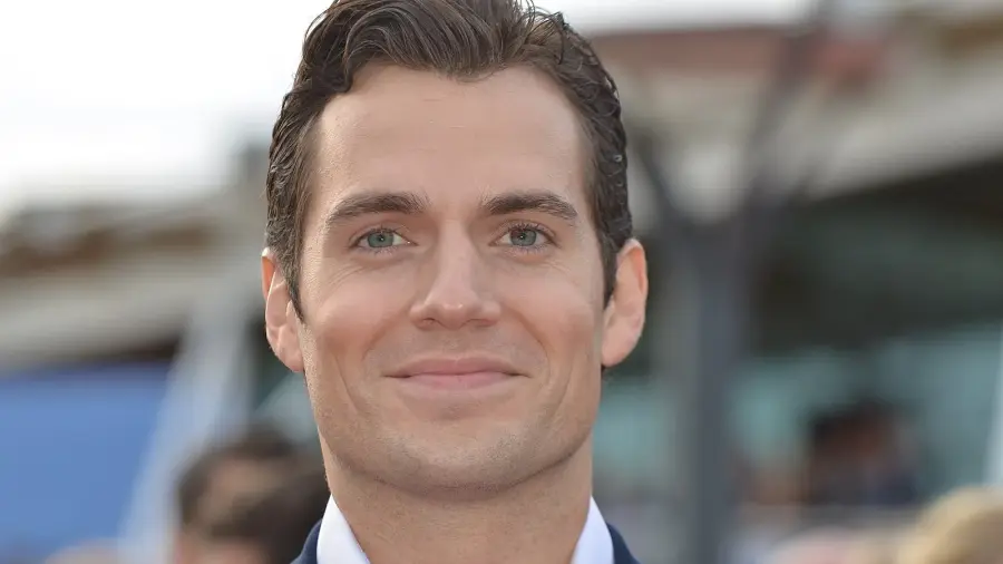 Warhammer 40000: Henry Cavill curerà la produzione di film e serie TV su Amazon