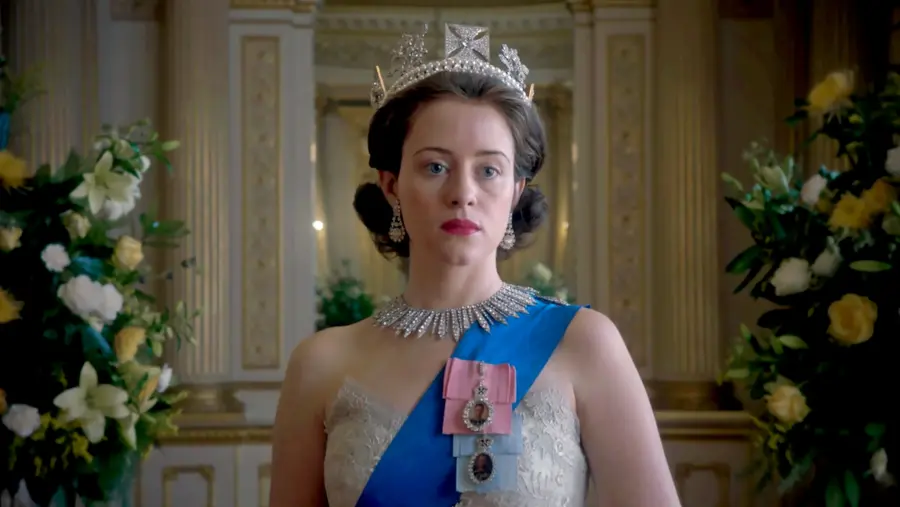 The Crown, il governo britannico chiede l'inserimento di un disclaimer: 