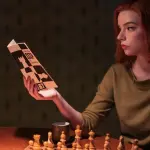 La regina degli scacchi: quanto c'è di vero nella miniserie? Tutte le analogie e le inesattezze con la realtà