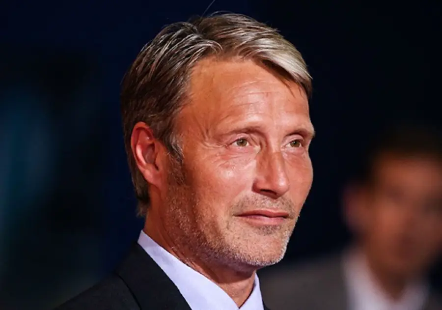 Chi è Mads Mikkelsen, l'attore che potrebbe sostituire Johnny Depp in Animali Fantastici 3