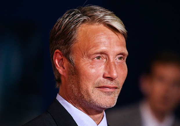 Chi è Mads Mikkelsen, l'attore che potrebbe sostituire Johnny Depp in Animali Fantastici 3