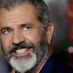 Fatman: Mel Gibson ritorna al cinema nei panni di Babbo Natale in una nuova commedia dark