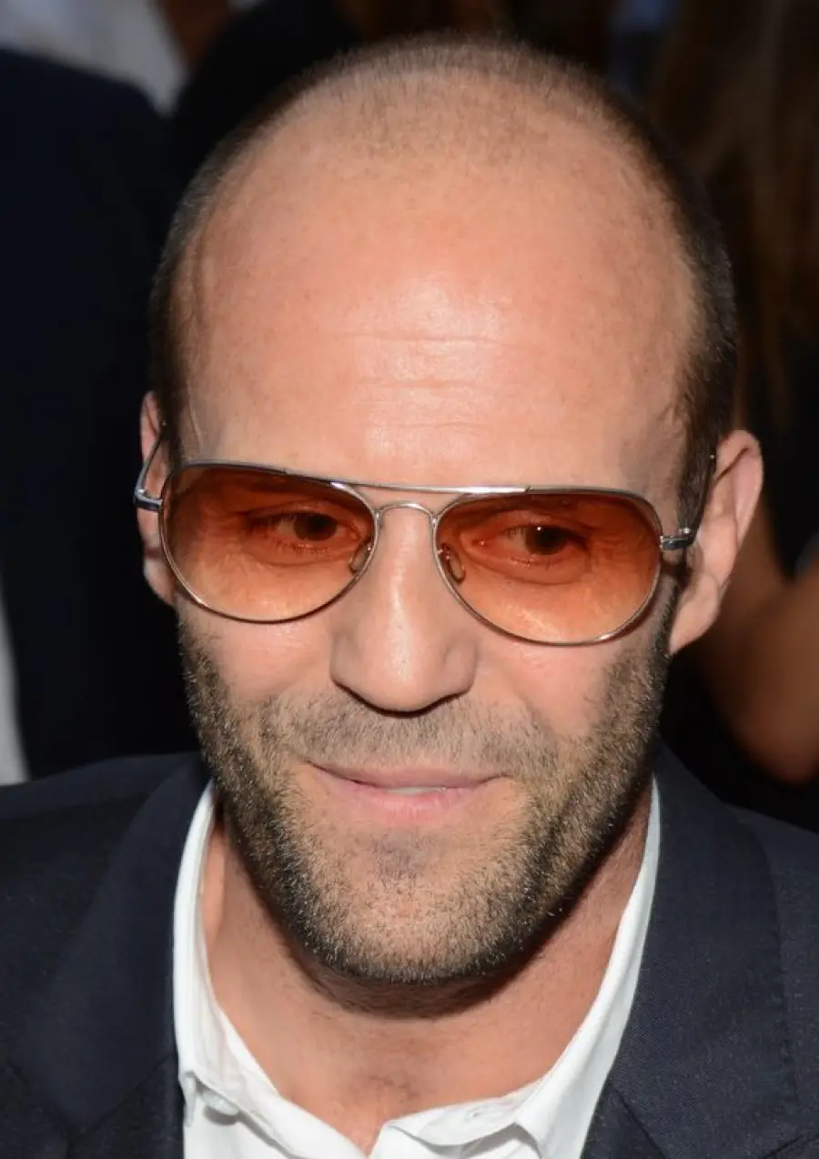 Jason Statham abbandona improvvisamente il progetto che avrebbe portato al film The man from Toronto, poche settimane prima dell'inizio delle riprese