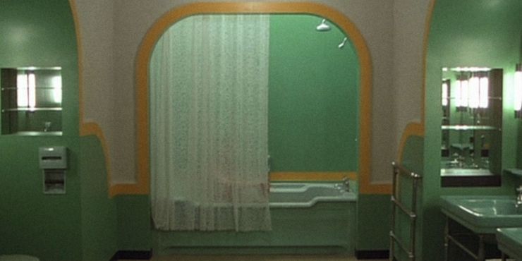 Overlook Hotel: rivelata l'identità della donna fantasma nella camera 237 in Shining!