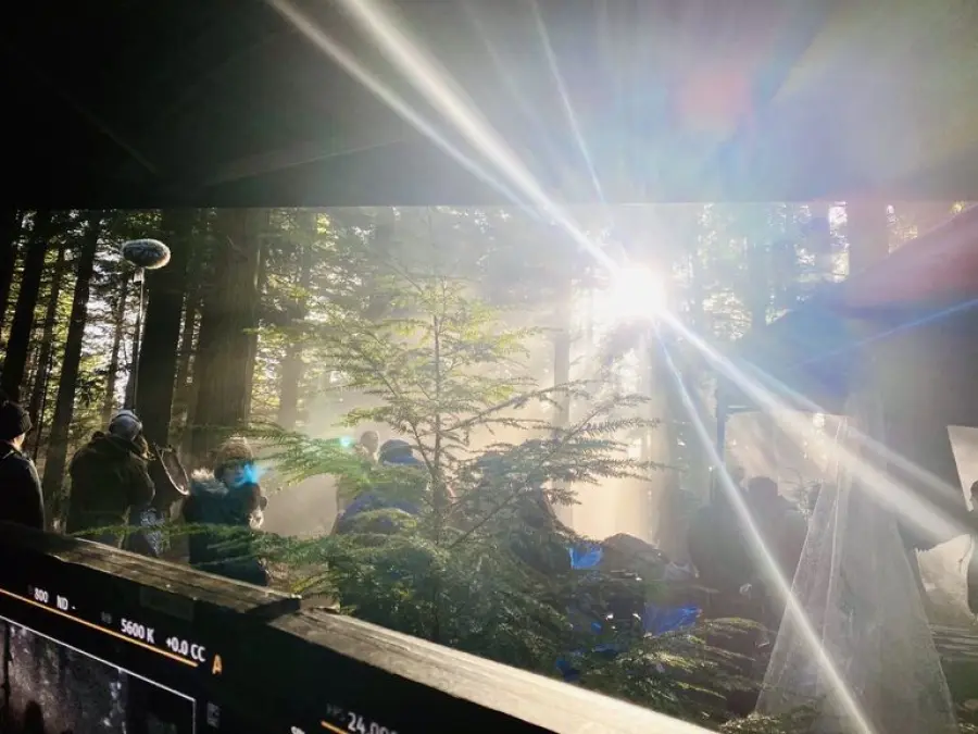 La showrunner Lauren S Hissrich condivide una foto dal set della seconda stagione di The Witcher