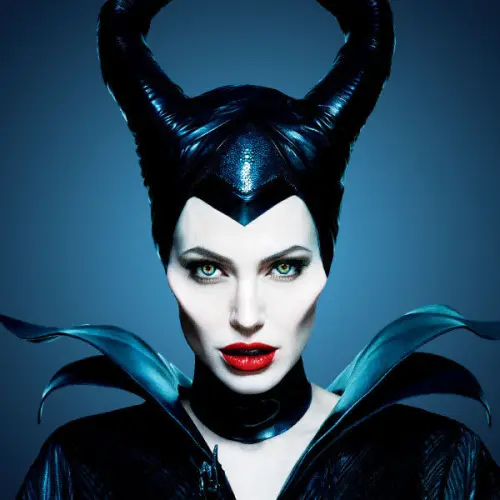 Maleficent con Angelina Jolie: la recensione