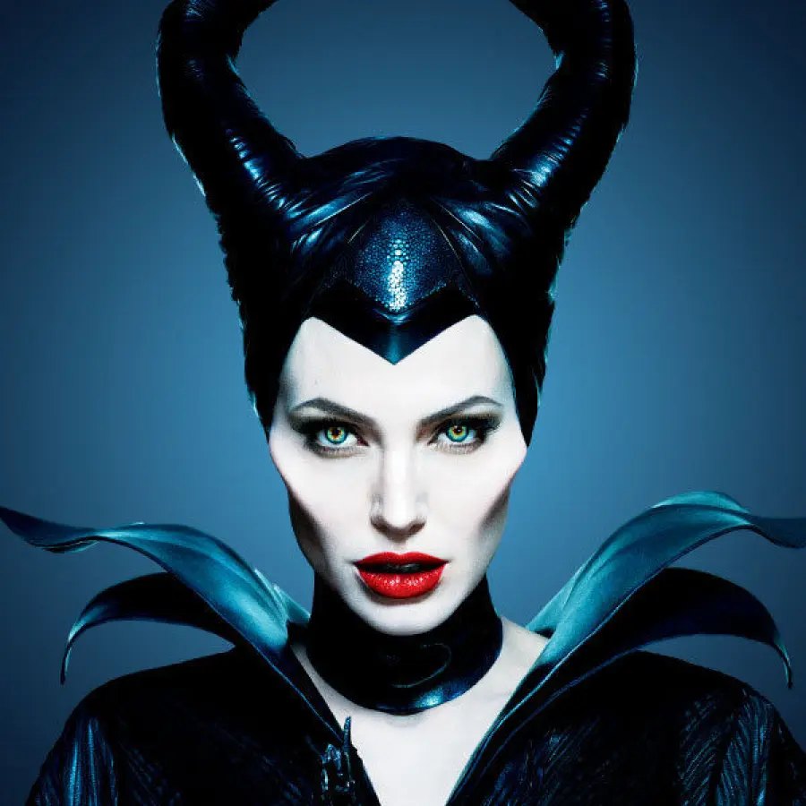 Maleficent con Angelina Jolie: la recensione
