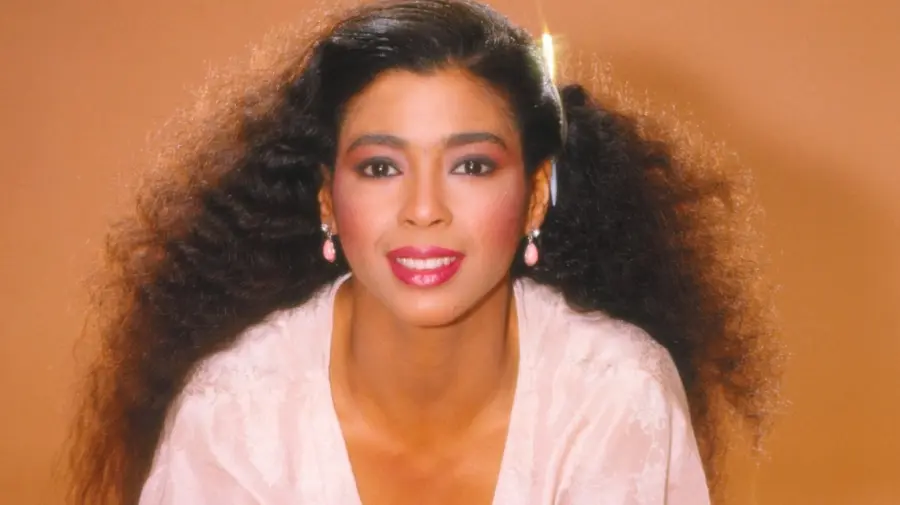 È morta la cantante e attrice Irene Cara: era nota per i suoi ruoli in Saranno Famosi e Flashdance