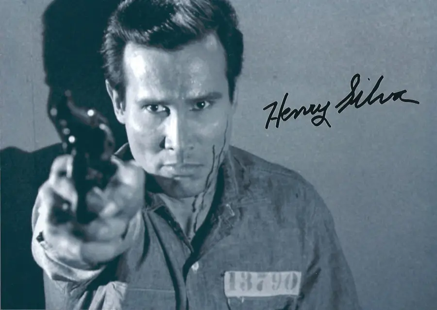 Chi era Henry Silva, il "cattivo dalla faccia di gomma" scomparso a 89 anni