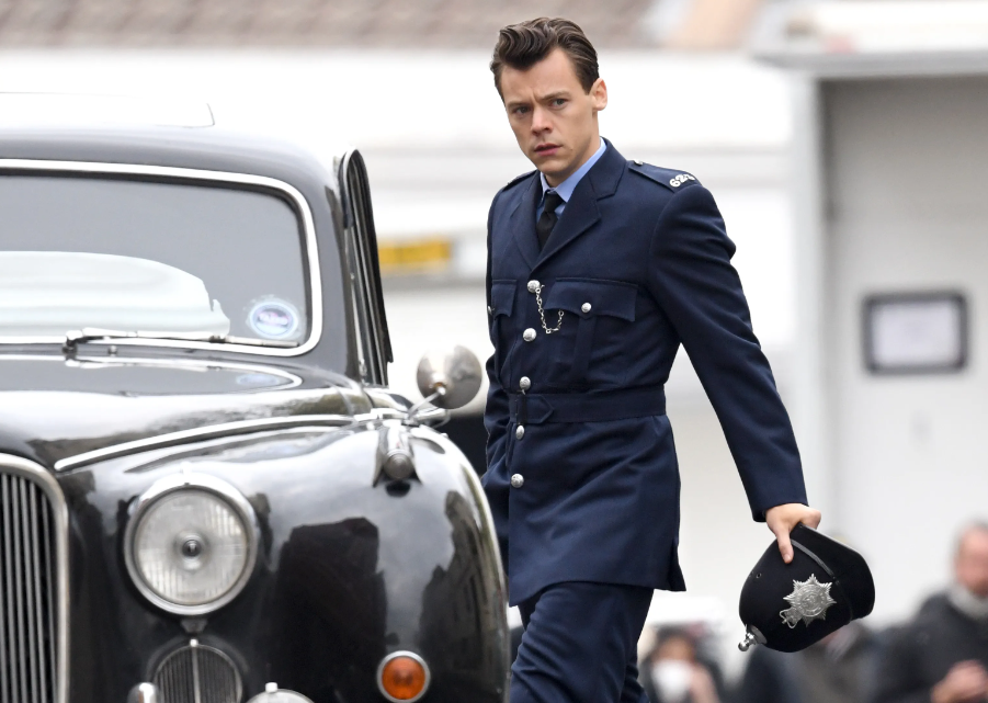 My Policeman: pubblicato il trailer ufficiale del film con Harry Styles ed Emma Corrin