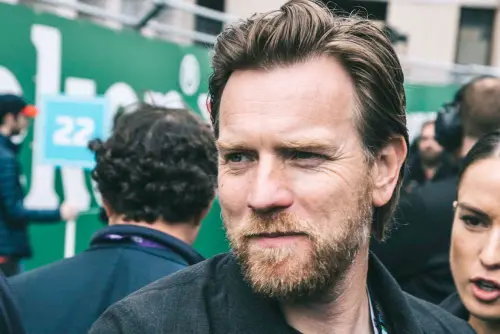 Chi è Ewan McGregor: biografia, carriera e filmografia dell'attore di Trainspotting