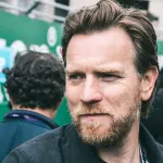 Chi è Ewan McGregor: biografia, carriera e filmografia dell'attore di Trainspotting