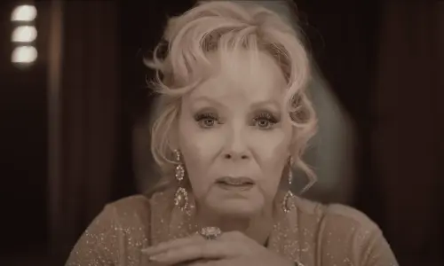 Chi è Jean Smart: biografia e carriera dell'attrice Emmy Award per il suo ruolo in Omicidio a Easttown