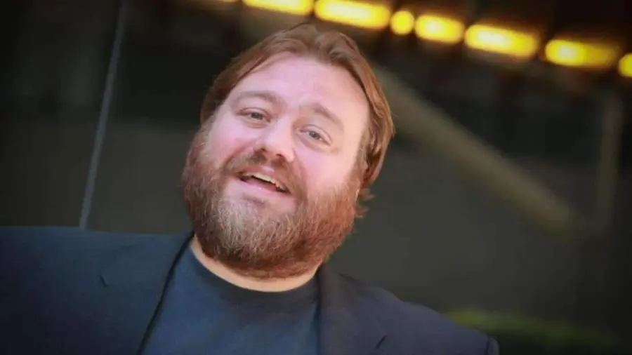 Chi è Stefano Fresi: biografia, carriera e filmografia dell'attore di Smetto quando voglio